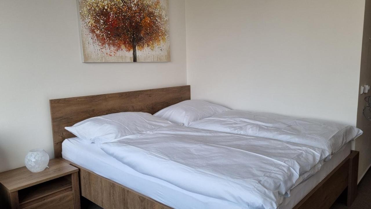 Pension Vinarstvi Klucov Экстерьер фото